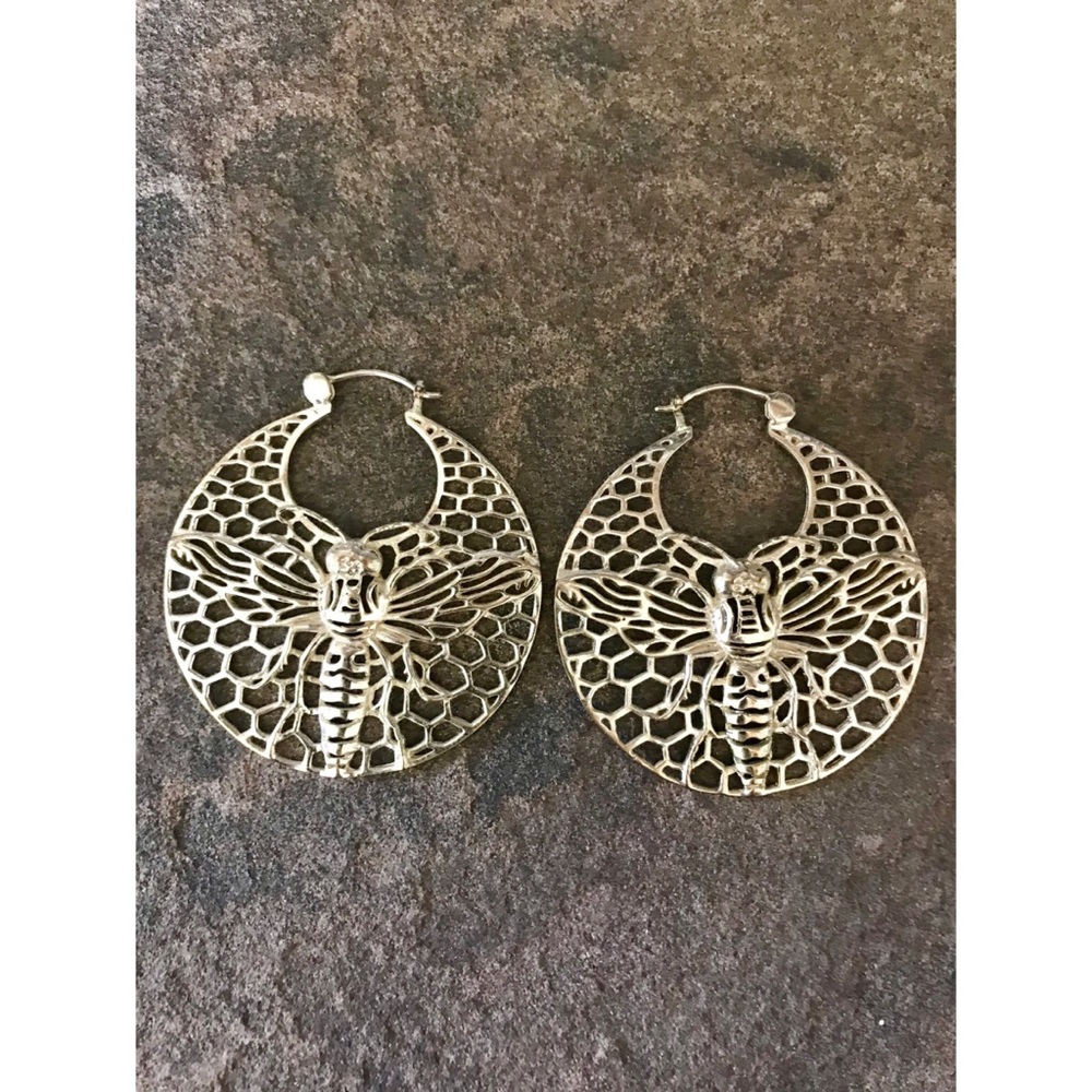 Tawapa Silver Plated Bee Hoop
